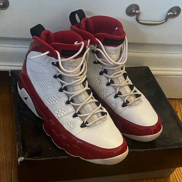 Retro Jordan 9 Gym Red - Picture 7 of 8